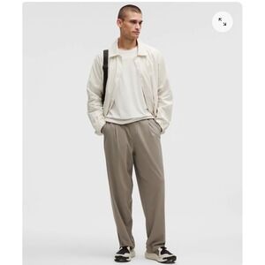 Lululemon Mens Relaxed Fit Trouser ash gray XXL LM5BNYS Wide Leg Pleated Pant